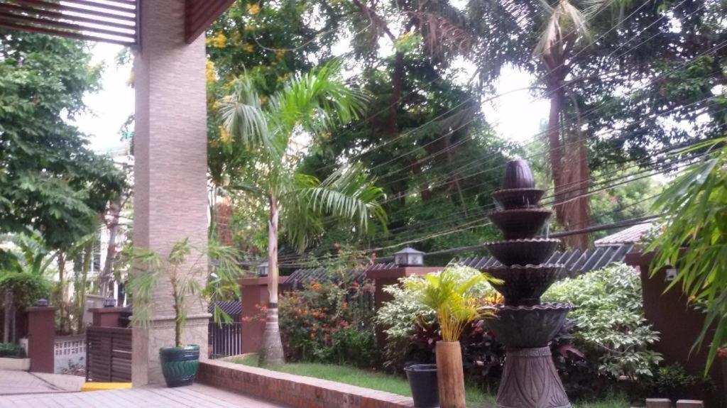 Virati Hotel Yangon Exterior foto
